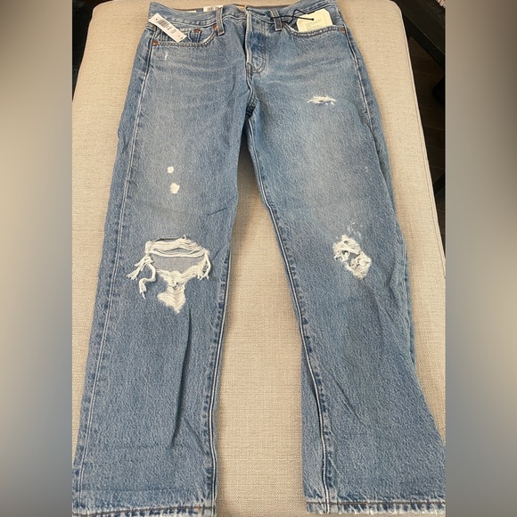 NWT Levi’s Wedgie Straight High-Rise Jean Light Denim from Aritzia - Picture 2 of 12